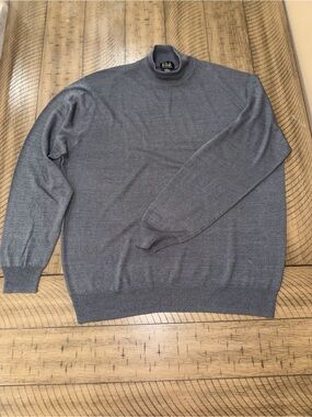 Jos. A. Bank Men's Turtleneck Sweater - Charcoal Gray 100% Silk